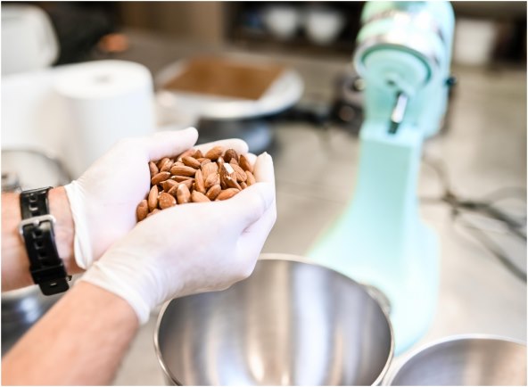 kolač s O'Plant biljnim napitkom iz slastičarnice Magnolija