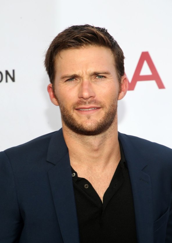 Scott Eastwood je sretno zaljubljen