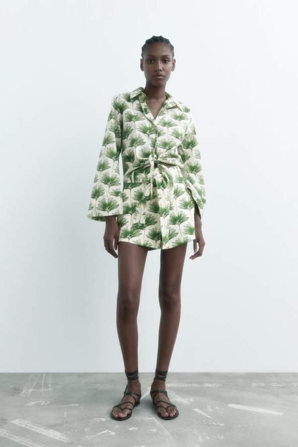 Bluza i kratke hlače s uzorkom