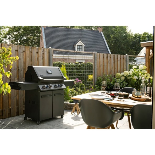 Lesnina_plinski roštilj Phantom_.jpg