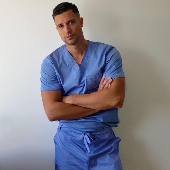 Vasilije Vujović najzgodniji je srpski liječnik