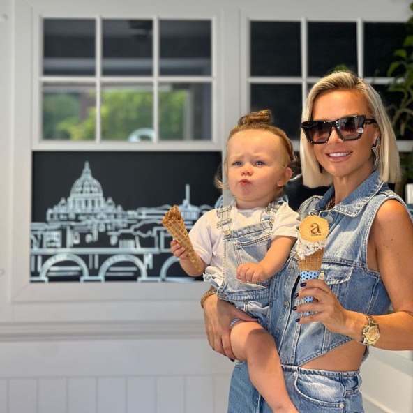 Maja Šuput i Bloom Tatarinov na sladoledu