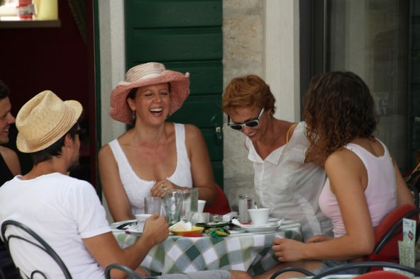 Bruna Bebić Tudor i Almira Osmanović uživaju u ćakuli