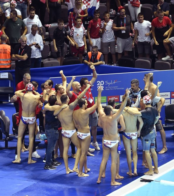 Kolinda Grabar Kitarović navijala za Barakude