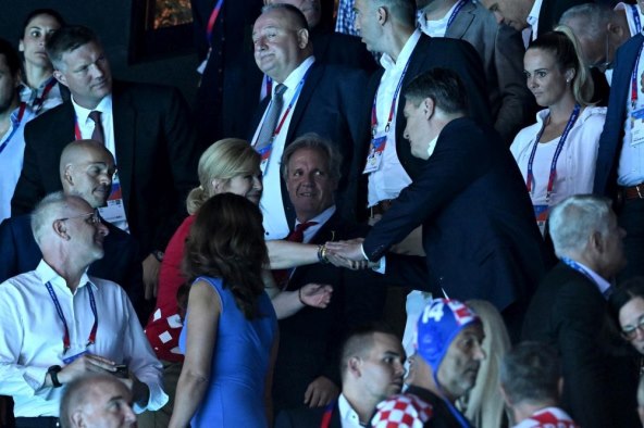 Susret Kolinde Grabar Kitarović i Zorana Milanovića na Europskom prvenstvu u vaterpolu