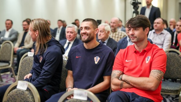 Vedran Čorluka na predstavljanju knjige 'Hrvatska škola nogometa'