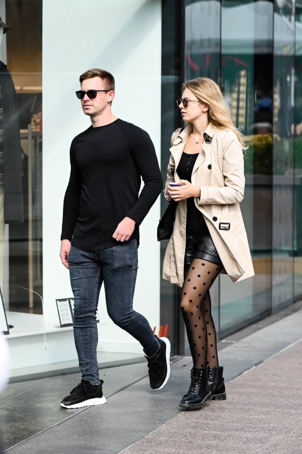 Zgodni i modno usklađeni par na špici