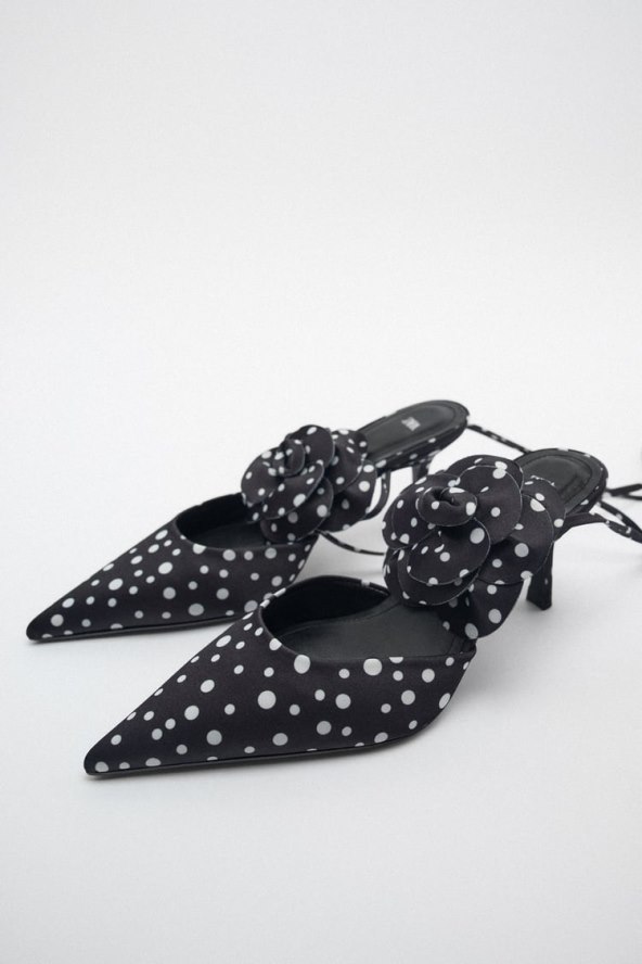 Cipele s točkicama na vezanje