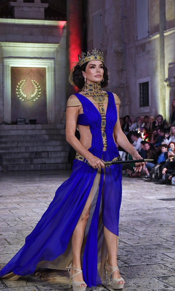 Severina na reviji Matije Vuice