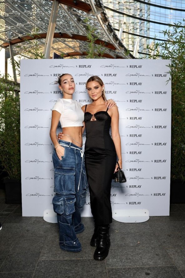 Replay_image00002 (Medium).jpg