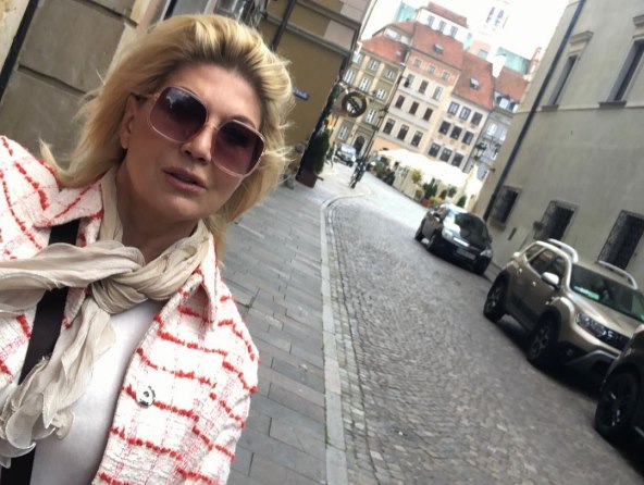 Suzana Mančić u vezi je s Grkom