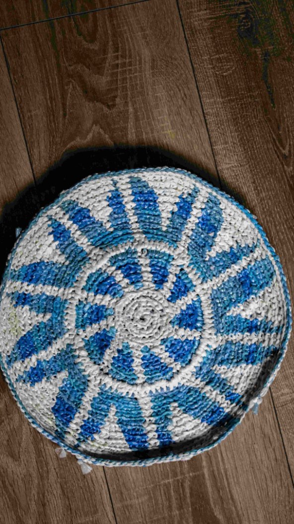 Podlozak za sjedenje od plasticnih vrecica (3)(1)(2)(1).jpg