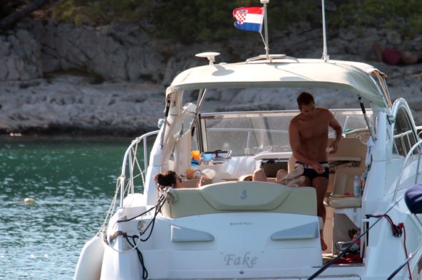 Nikolina i Snježana - pozor, snima se!