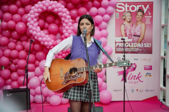 Story Pink Fest