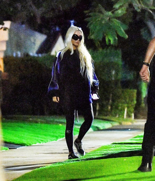 Kim Kardashian uhvaćena kako odlazi dok duhovnog iscjeljitelja