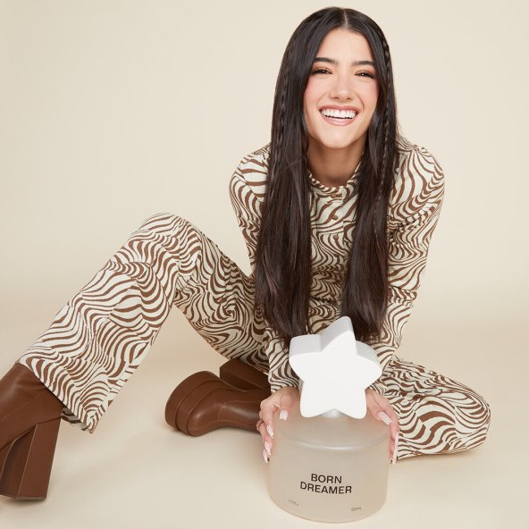 Beauty visual_Charlie D'Amelio.jpg