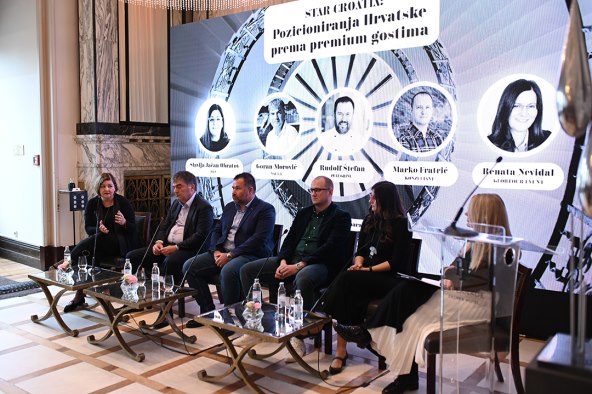 Panel 'Star Croatia'.jpg