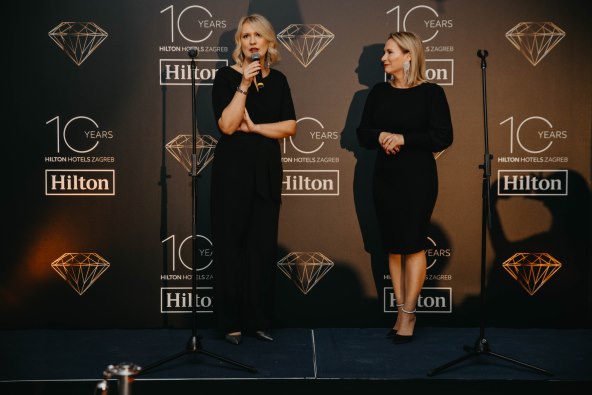 Direktorica hotela Ana Bogović i CEO Josipa Jutt Ferlan.jpg