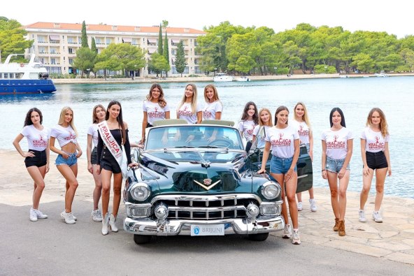 Kraljica Hrvatske 10.jpg