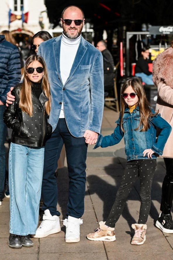 Edin Mehmedović s kćerima na špici