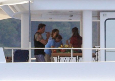 Sylvester Stallone na jahti u društvu obitelji oplakuje sina