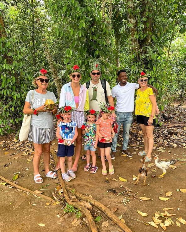 Nevena Rendeli Vejzović s obitelji na Zanzibaru