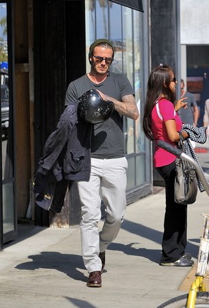 David Beckham uživa u vožnji motociklom