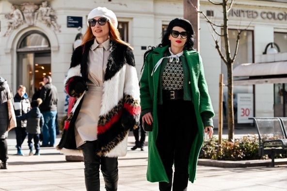 Dame na špici u čizmama sa špicastim vrhom