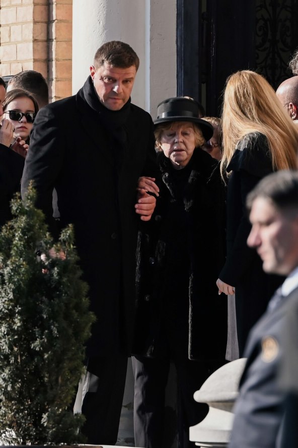 Zdenka Blažević i Miroslav Blažević Junior na pogrebu Miroslava Ćire Blaževića