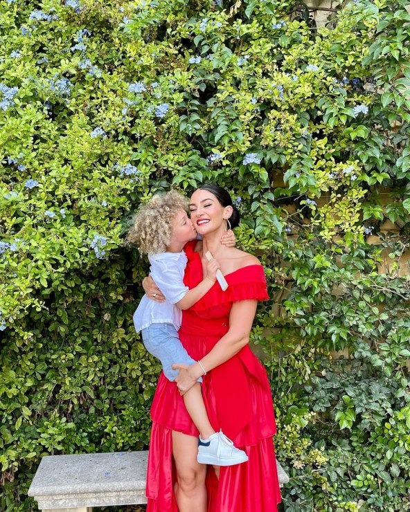 Sophie Brousseau i Adonis Graham