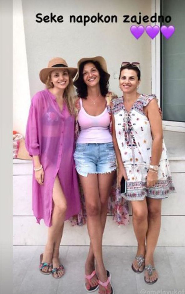 Lejla Filipović sa sestrama