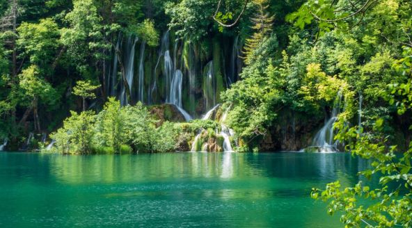 CNN uvrstio Plitvička jezera među 25 najljepših lokacija na svijetu