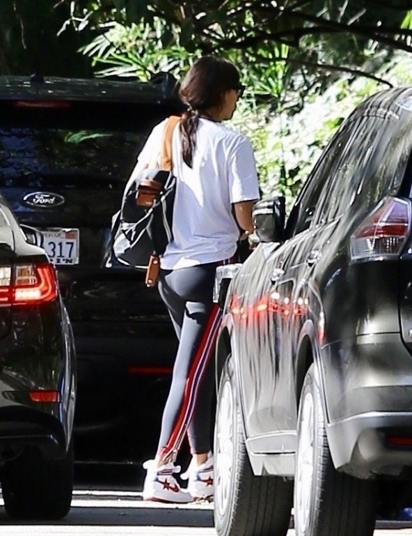 Tako mala, a već šopingira! Majka ju prvi put povela u trgovački centar