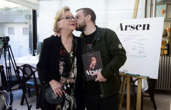 Matija Dedić i Gabi Novak na predstavljanju biografije Arsena Dedića