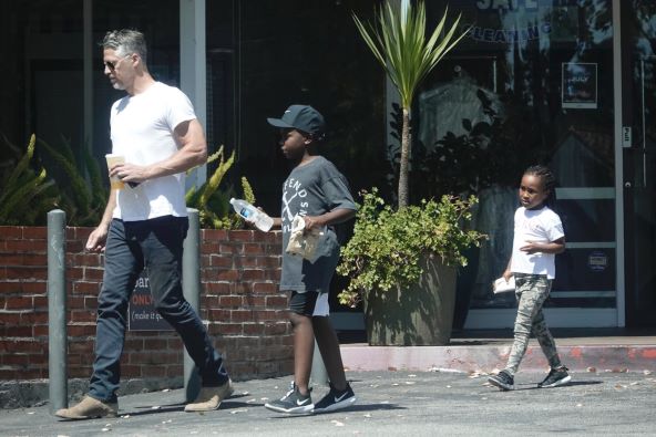 Bryan Randall s djecom Sandre Bullock