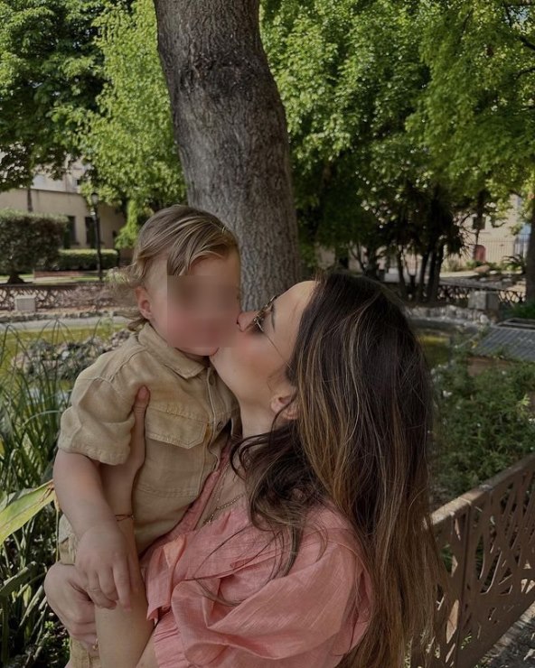 Obiteljske fotografije Duje Ćalete Cara i Adriane Ćalete Car