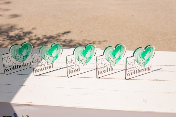 Sensa Loves statue.jpg