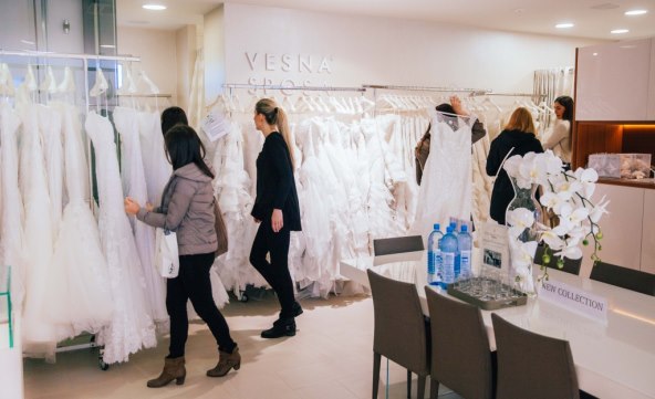 Stampedo mladenki na rasprodaju vjenčanica u Vesna SPOSA!