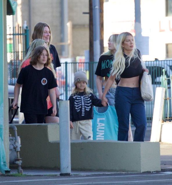 Tori Spelling živi u motelu