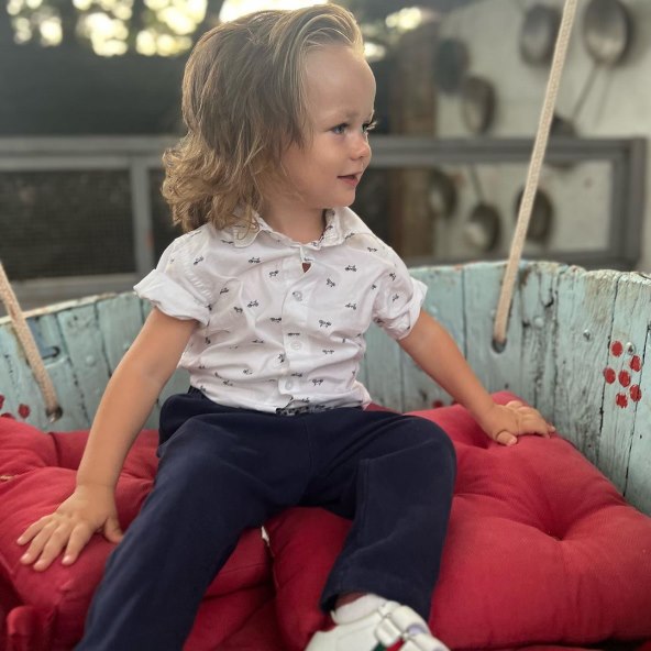 Bloom Tatarinov na ljuljačci