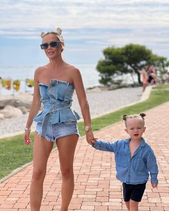 Maja Šuput i Bloom Tatarinov imaju istu frizuru