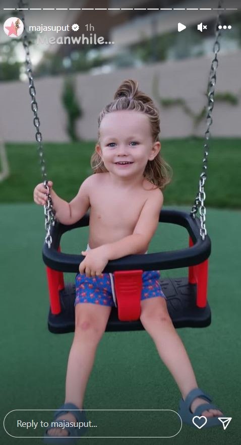 Bloom Tatarinov na ljuljačci