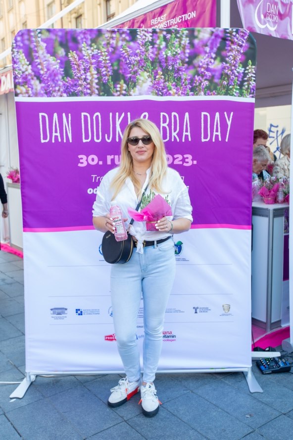 8 Pjevaƒica Iva Ajdukoviå.jpg