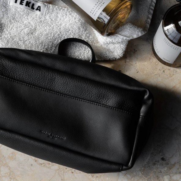 August Sandgren kožna torba za kozmetiku unisex.jpg