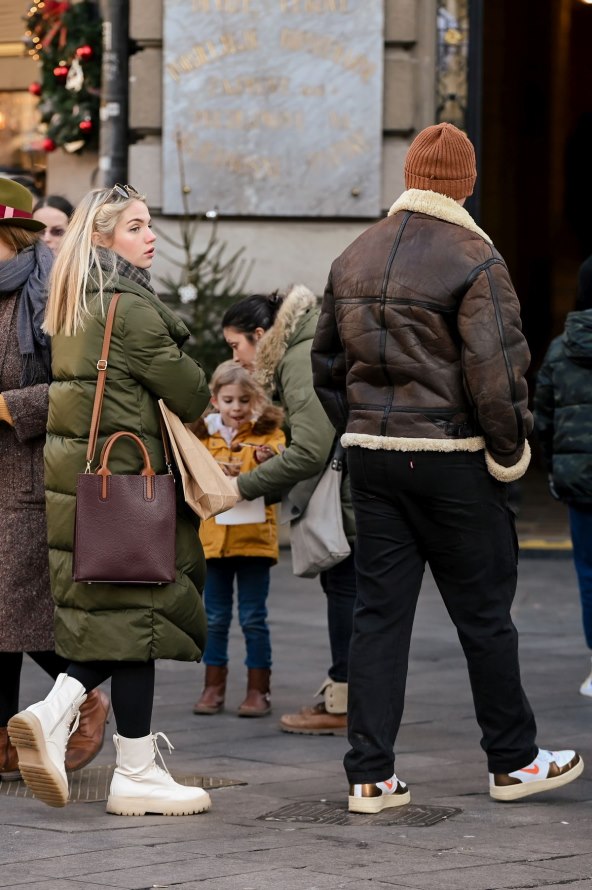 Matija Cvek objavio prvu fotografiju s novorođenom kćerkicom