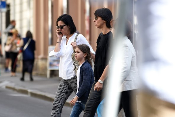 Lijepo vrijeme izmamilo poznate na zagrebačku špicu