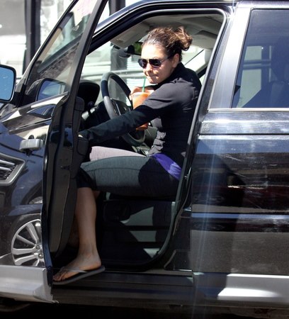 Kako Mila Kunis izgleda bez trunke make-upa?