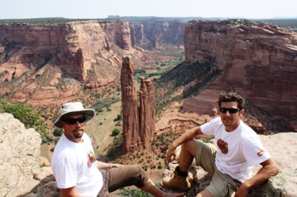 Ples dva bijela Hrvata s raspjevanim Indijanakama