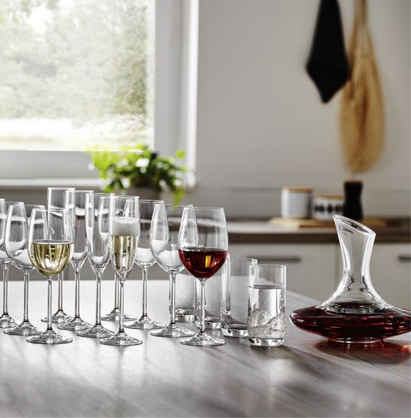Lesnina_ casa 1,99€_ dekanter 20,99€.jpg