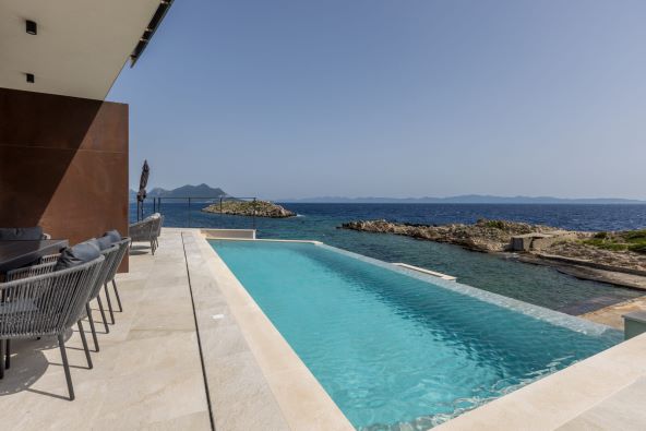 Luxury-Villa-Mare-Pelješac-Dalmatia-Croatia-Luva-Villas-001 (16).jpg